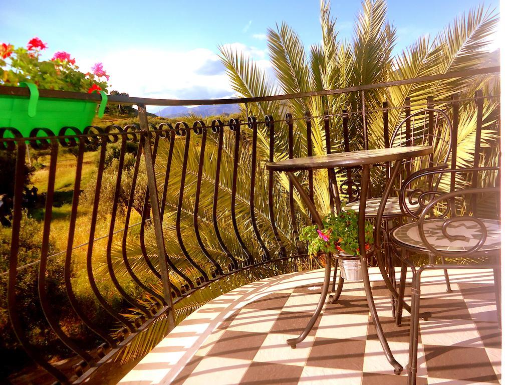 Ciuscia Bed & Breakfast Калатабиано Екстериор снимка